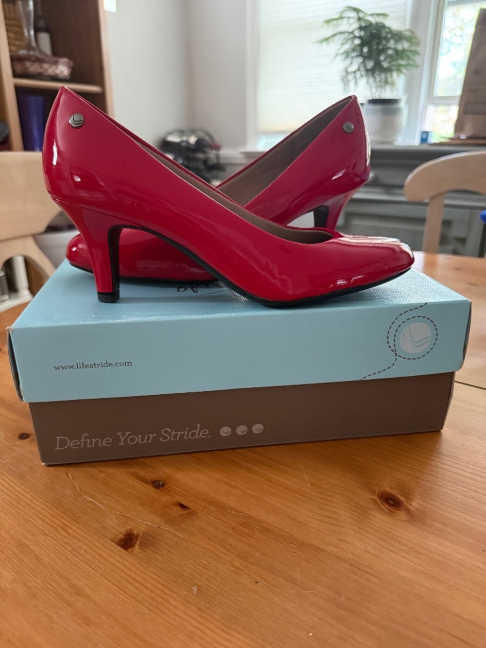 Life Stride Red Patent Leather Red Pumps - size 8